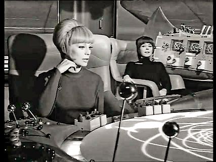 Schwarz-Weiß-Szene aus einem Science-Fiction-Film