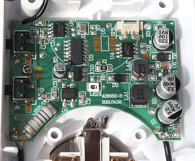 Leiterplatte eines Netzteils mit Elektrolytkondensatoren