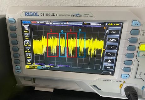 Rigol DS1102Z-E Oszilloskop mit digitalem Signal