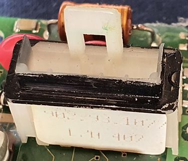 Elektronisches Bauteil auf Leiterplatte