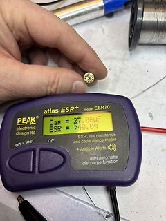 Messung eines Elektrolytkondensators mit ESR-Meter