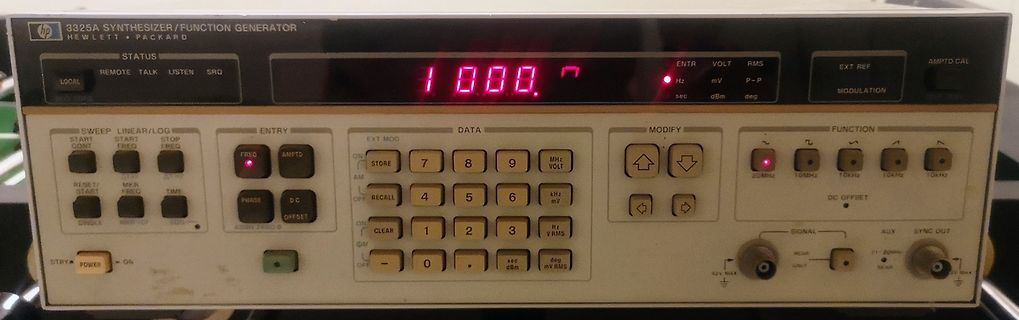 Hewlett Packard 3325A Synthesizer/Function Generator