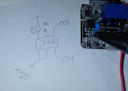 Handzeichnung eines TL431-Schaltplans und Leiterplatte