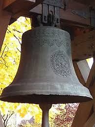 Große Glocke mit Ornamenten