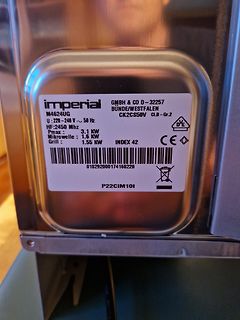 Typenschild einer Mikrowelle