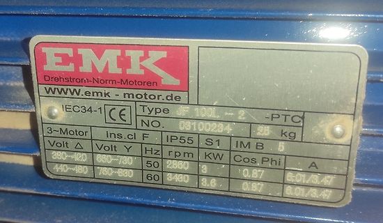 Typenschild eines EMK Drehstrom-Norm-Motors