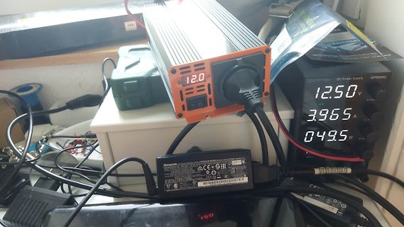 Messaufbau mit DC-Netzteil und Akku