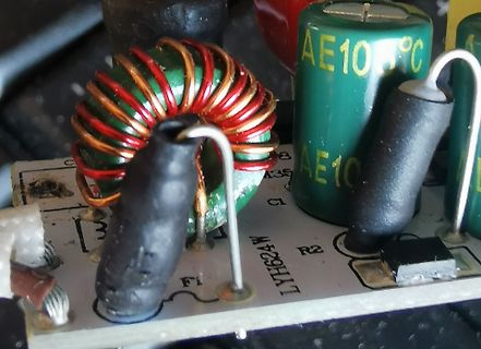 Elektronische Bauteile auf einer Leiterplatte