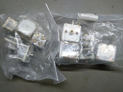 Elektronikbauteile in Plastikbeuteln