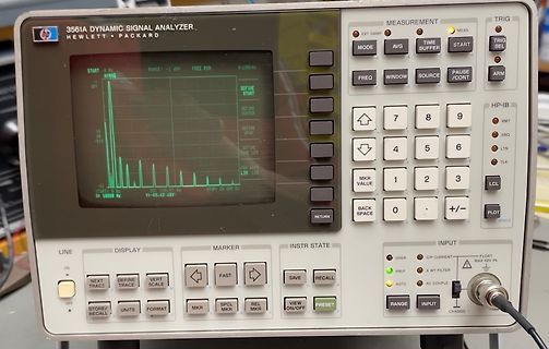 HP 3561A Dynamic Signal Analyzer