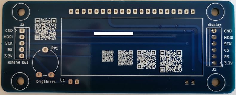 Leiterplatte mit Anschlussbuchsen und QR-Codes