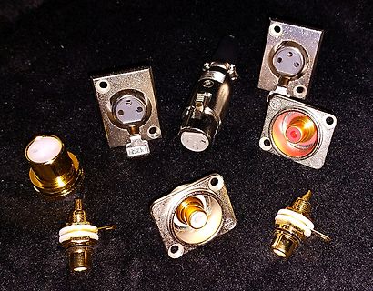 Verschiedene BNC-Stecker und Buchsen