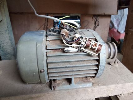 Elektromotor mit freiliegenden Wicklungen