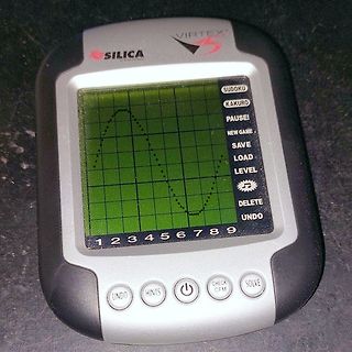 Handheld Spielgerät mit Display