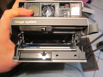 Geöffnete Polaroid Kamera