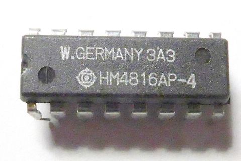 HM4816AP-4 DRAM Chip