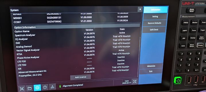 Display eines UNI-T UTS7026A Spektrumanalysators