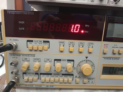 Frequenzzähler und Funktionsgenerator