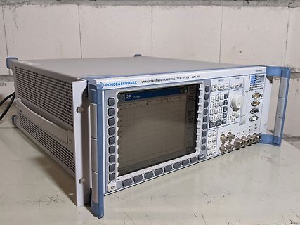 Rohde & Schwarz Universal Radio Communication Tester CMU 200