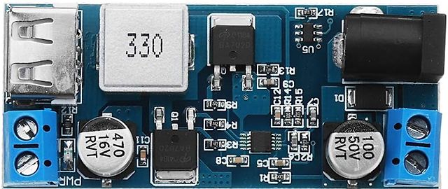 Foto einer Leiterplatte mit elektronischen Bauteilen