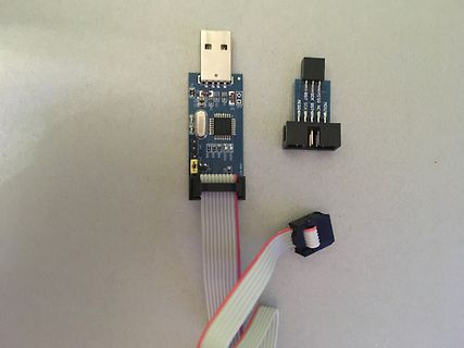 USB-Adapter mit Flachbandkabel und Anschlussstecker