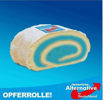 Meme mit blauem Biskuitrollen-Gebäck