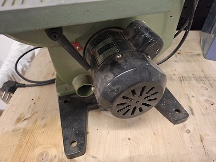 Elektromotor an einer Maschine