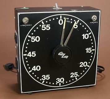 Digitaluhr oder Timer mit Skala
