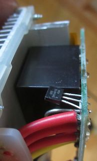 Nahaufnahme eines elektronischen Bauteils auf einer Leiterplatte