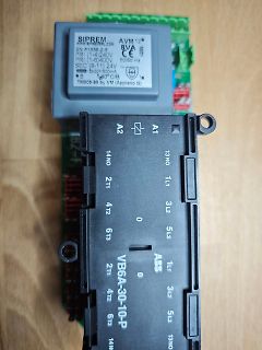 Transformator und Relaismodul auf Leiterplatte