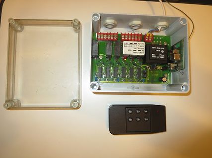 Elektronikmodul in Gehäuse mit Fernbedienung