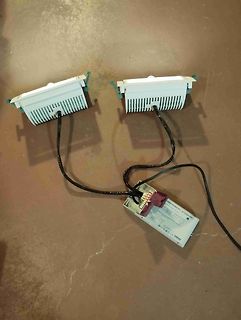 Zwei LED-Strahler mit Netzteil