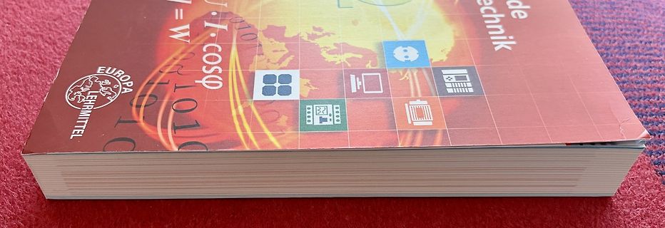 Buchcover mit Technik-Illustrationen