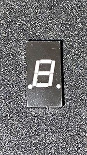 7-Segment-Anzeige auf schwarzem Untergrund