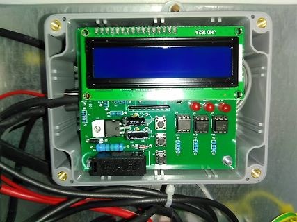 Leiterplatte mit LCD-Display in Gehäuse