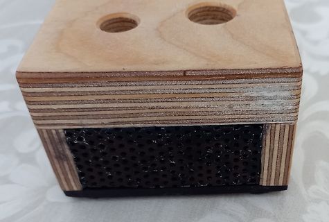 Holzgehäuse mit Lautsprechergitter