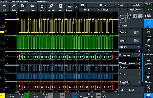 Oszilloskop-Screenshot mit digitalen Signalen
