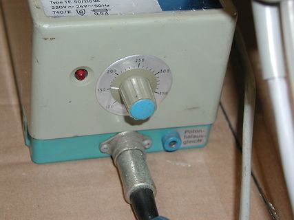 Labornetzteil mit Drehregler