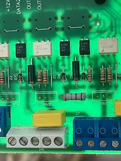 Nahaufnahme einer Leiterplatte mit elektronischen Bauteilen