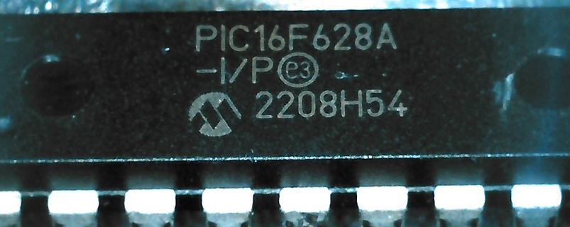 Nahaufnahme eines PIC16F628A Mikrocontrollers