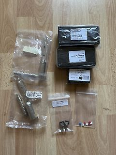 Elektronikbauteile und Komponenten in Plastikbeuteln