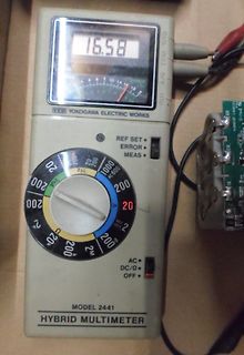 Yokogawa Hybrid Multimeter mit Messwert