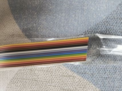 Bunte Jumper-Kabel in Plastikverpackung