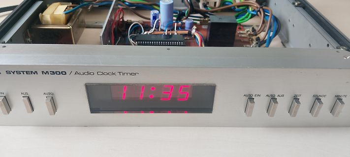 Innenansicht eines Audio Clock Timers mit Display