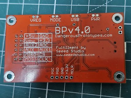 Rote Leiterplatte BPv4.0 von DangerousPrototypes.com