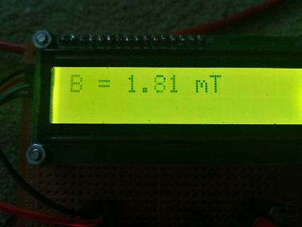 LCD-Display mit Messwert auf Lochrasterplatine