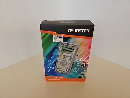 Verpackung eines GW Instek GDM-541/533 Digital Multimeters