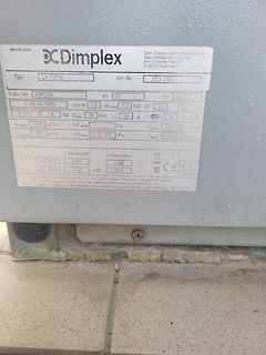 Typenschild einer Dimplex Wärmepumpe