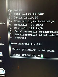 Abfotografiertes LCD-Menü eines Mikrocontroller-Projekts