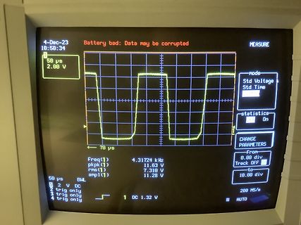 Oszilloskop-Display mit Rechtecksignal
